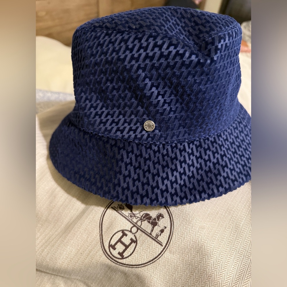 *NEW* Hermes Harper Velvet Bucket Hat Bleu Fonce